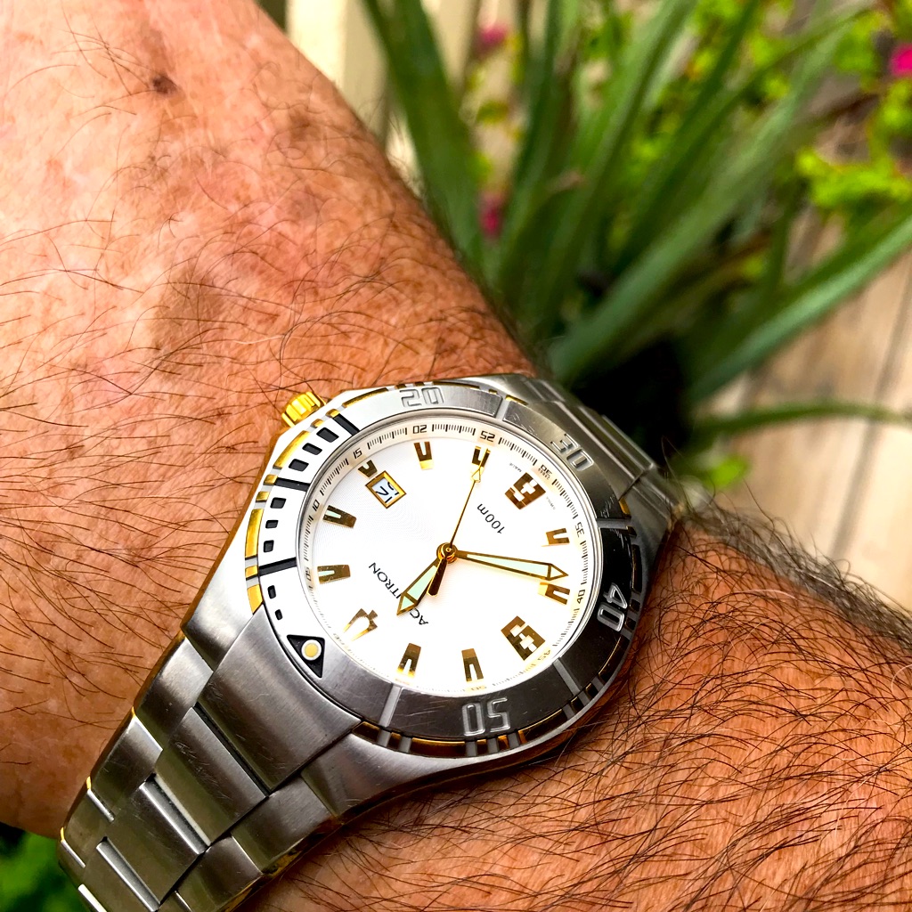 Gorgeous Bulova Accutron Mens Watch With Original Box And Paperwork
